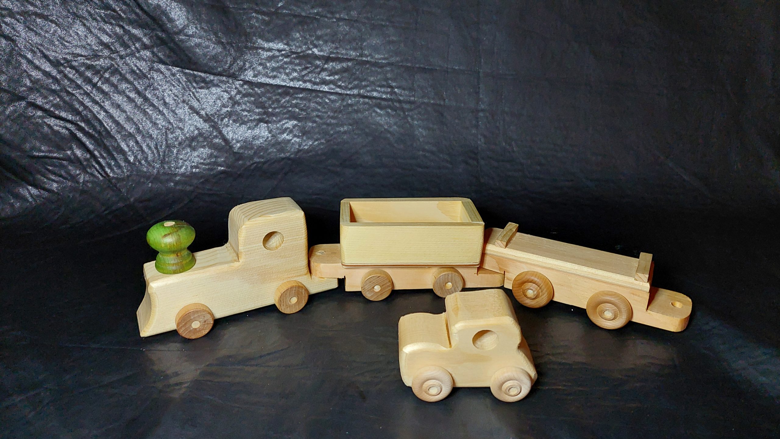 Train with Locomotive, Flat car with small car and freight car - Image 2